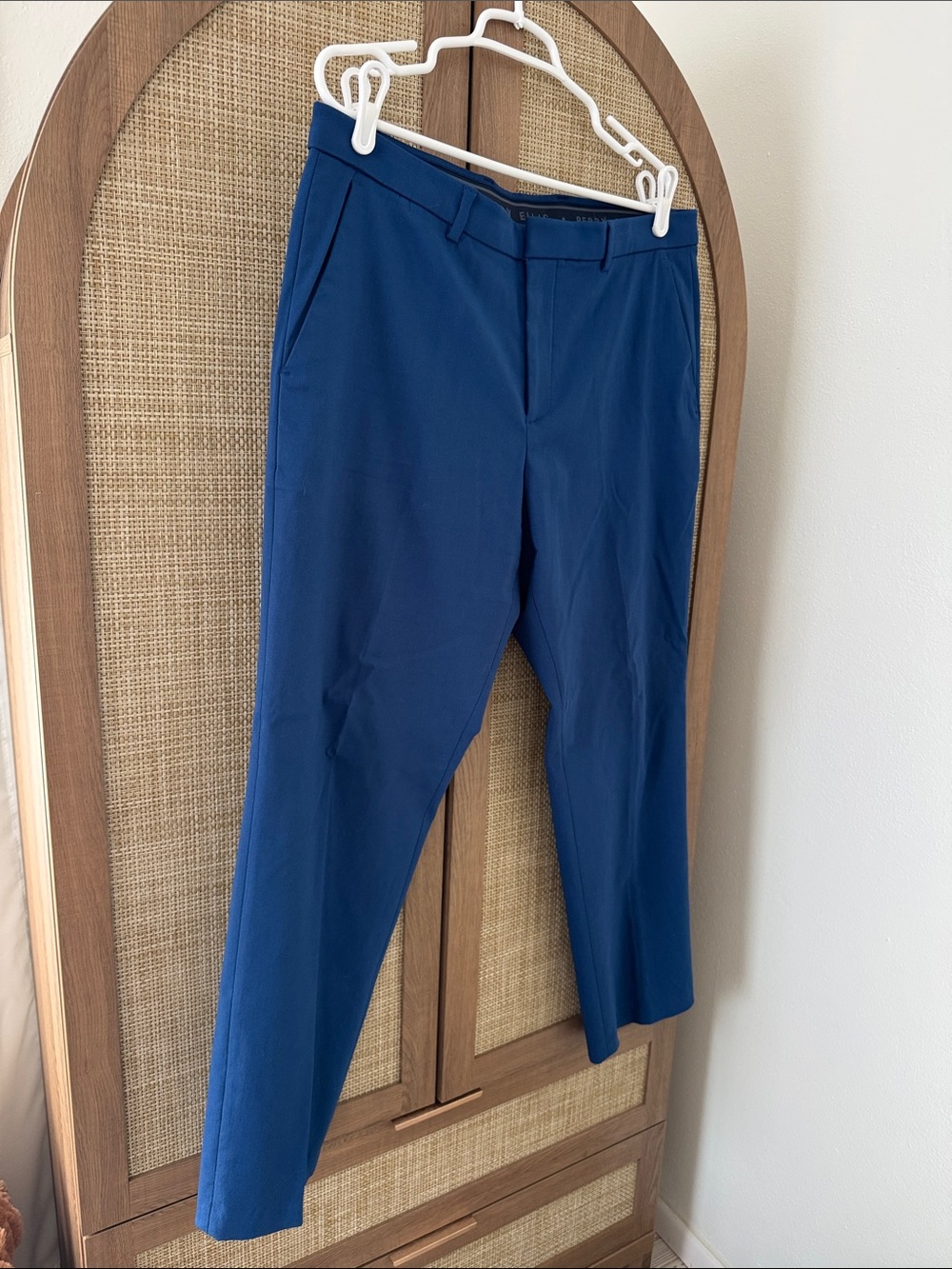 Perry Ellis Men’s Slim Fit Stretch Dress Pants, 36W x 30L Blue